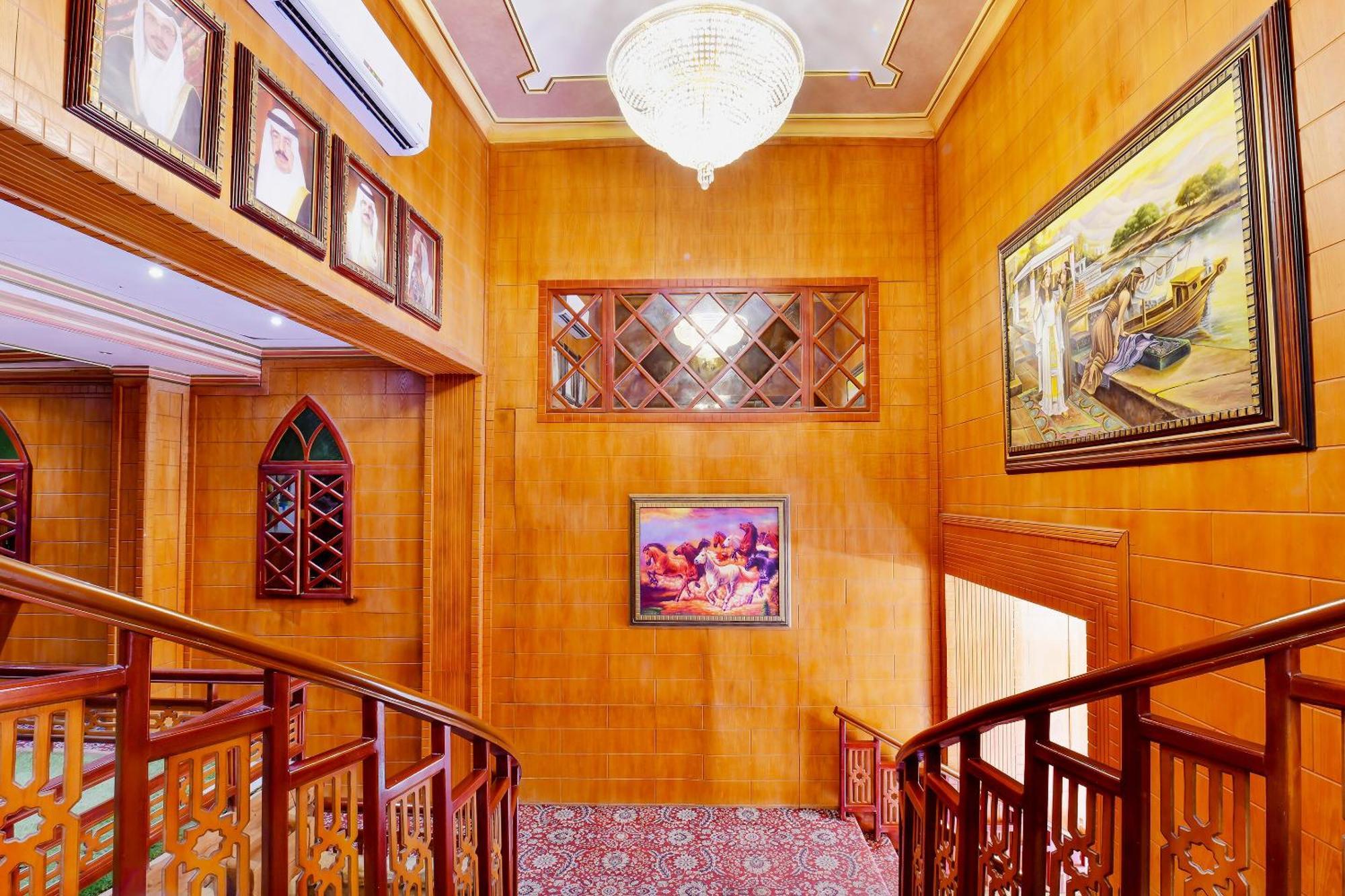 Capital O 125 Moon Plaza Hotel Al-Manamah Bagian luar foto