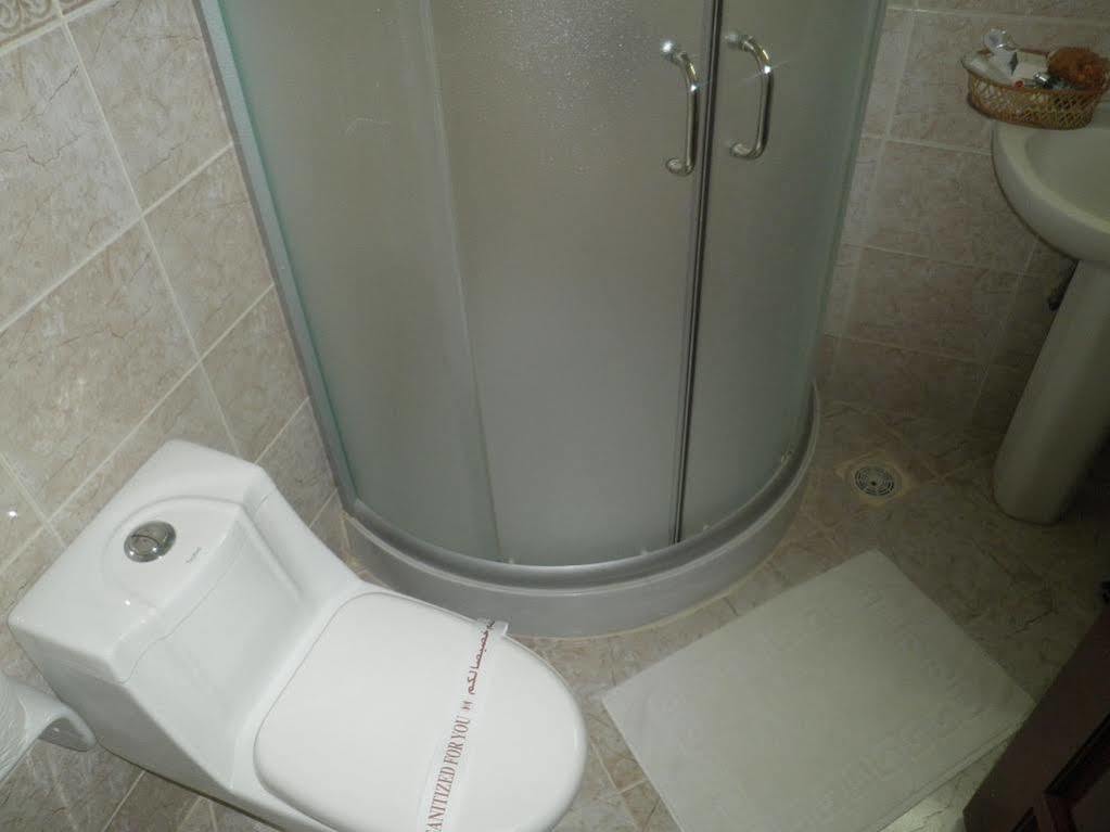 Capital O 125 Moon Plaza Hotel Al-Manamah Bagian luar foto